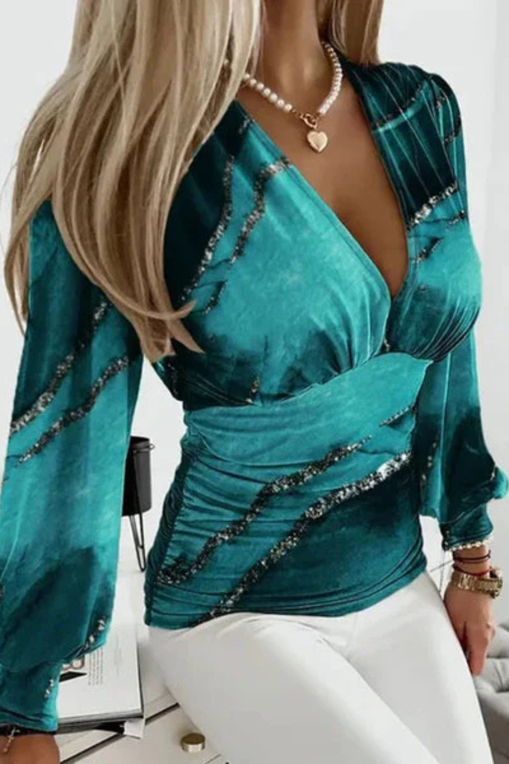 Hannah | Blouse Ajustée Femme à Manches Longues et Col V