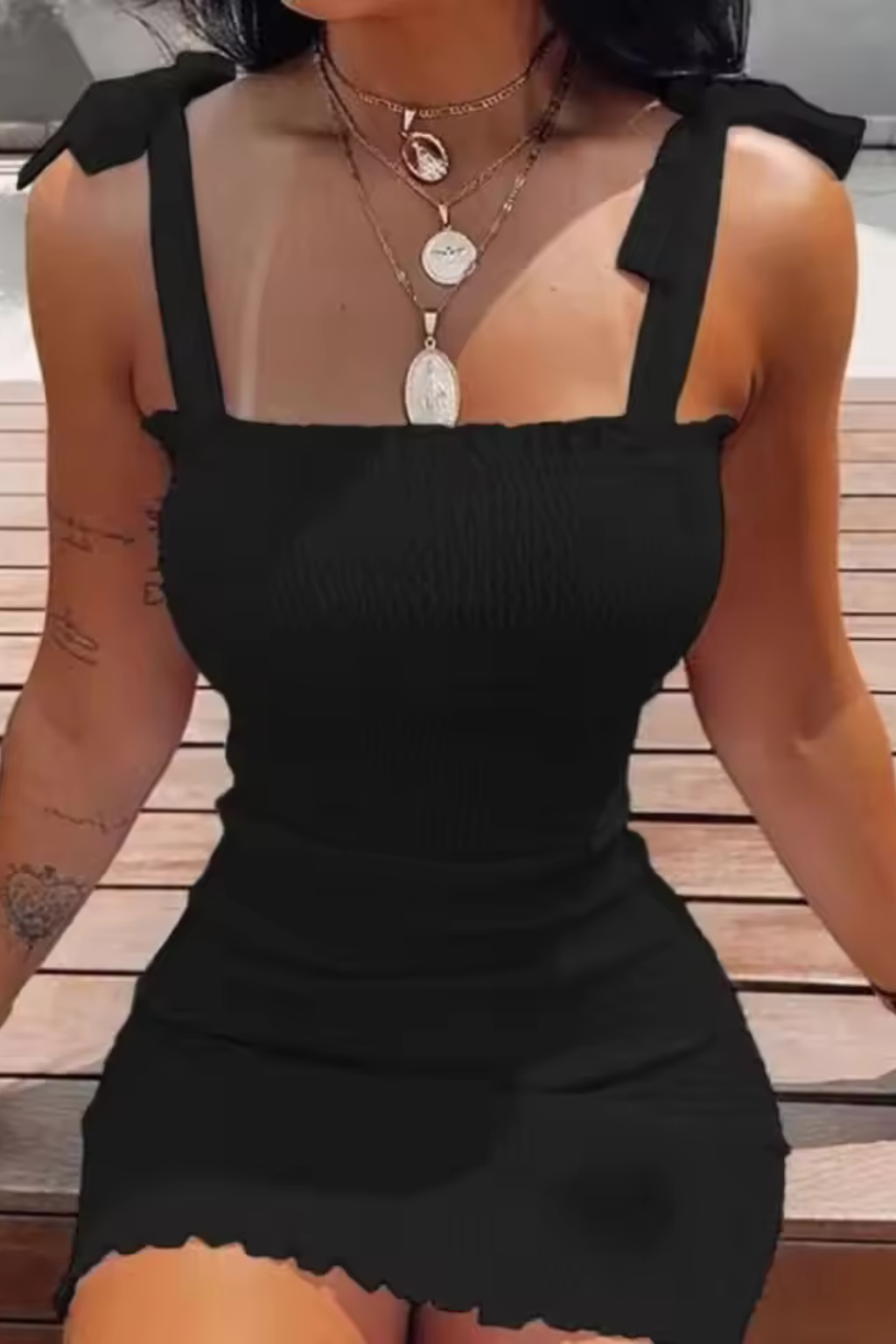 Ailbhe | Robe Courte à Bretelles Smockées et Ourlet Volanté