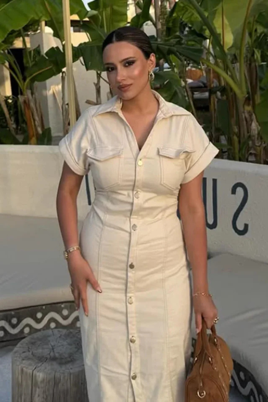 Orla | Robe Chemise Mi-Longue Ajustée en Jean à Manches Courtes