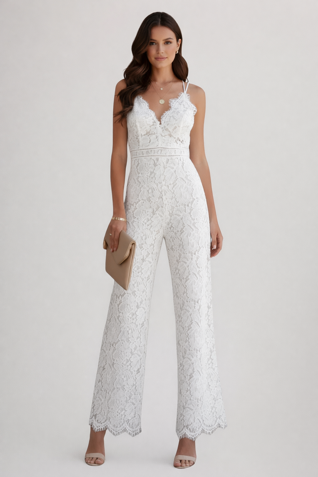 Arabella | Combinaison ample en dentelle à col en V et fines bretelles pour femme - Blanc