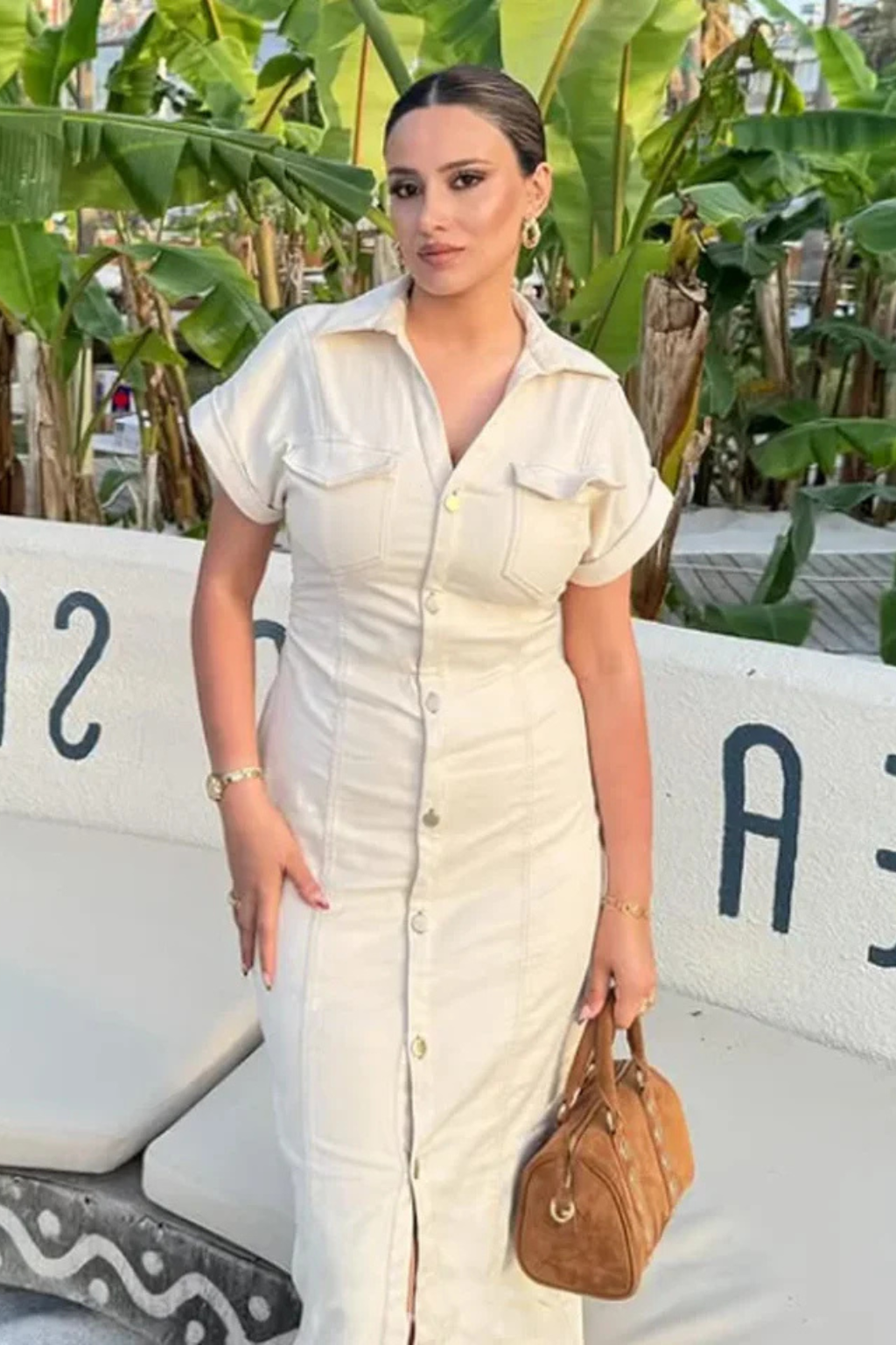 Orla | Robe Chemise Mi-Longue Ajustée en Jean à Manches Courtes