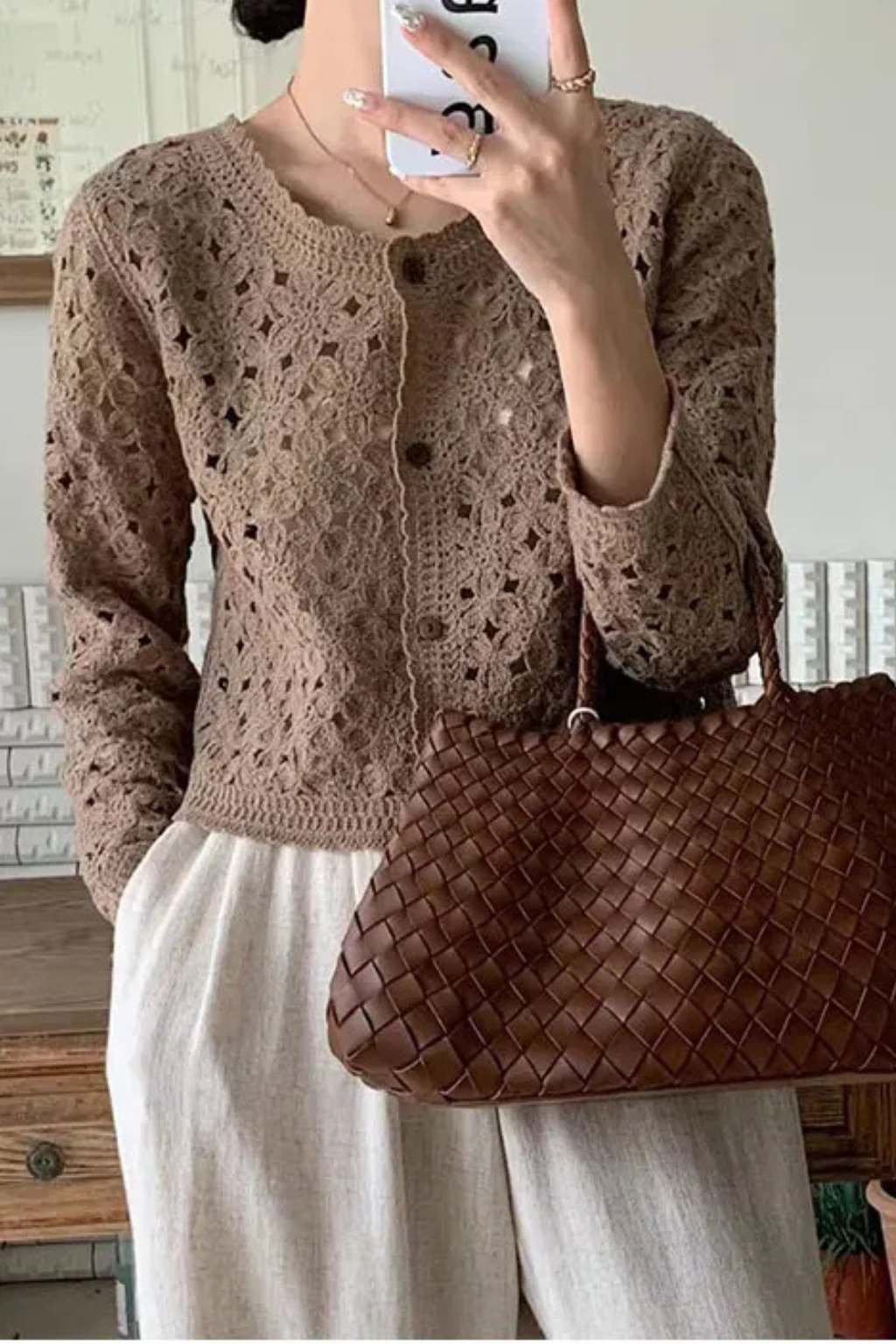Agatha | Cardigan Court Femme en Crochet avec Détails Floraux