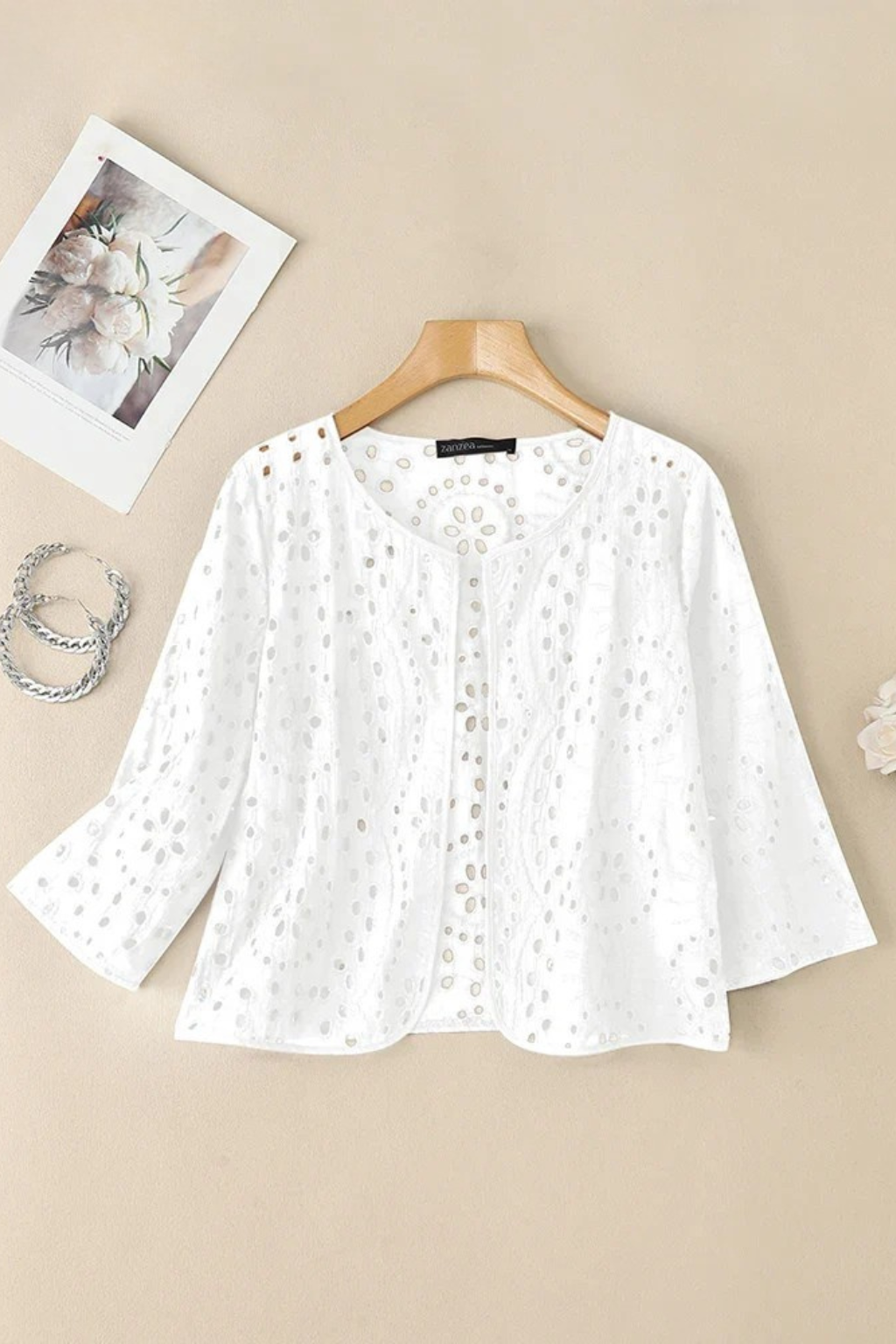 Imogen | Cardigan Court Femme en Crochet avec Détails Broderie Anglaise