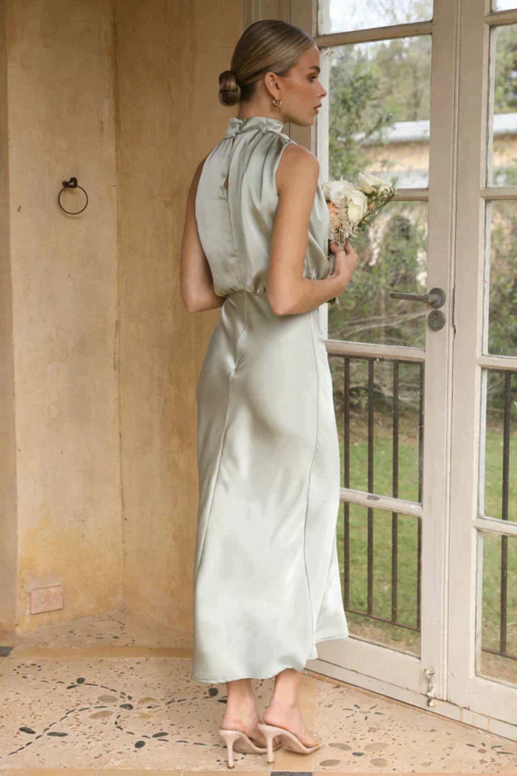 Amelina | Robe Mi-Longue Dos Nu en Satin