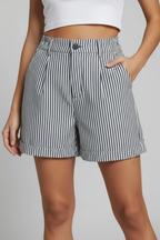 Ada | Short ajusté à rayures taille haute avec boutons pour femme - Rose