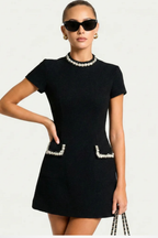 Bronwen | Robe Courte avec Bordure en Perles et Poches