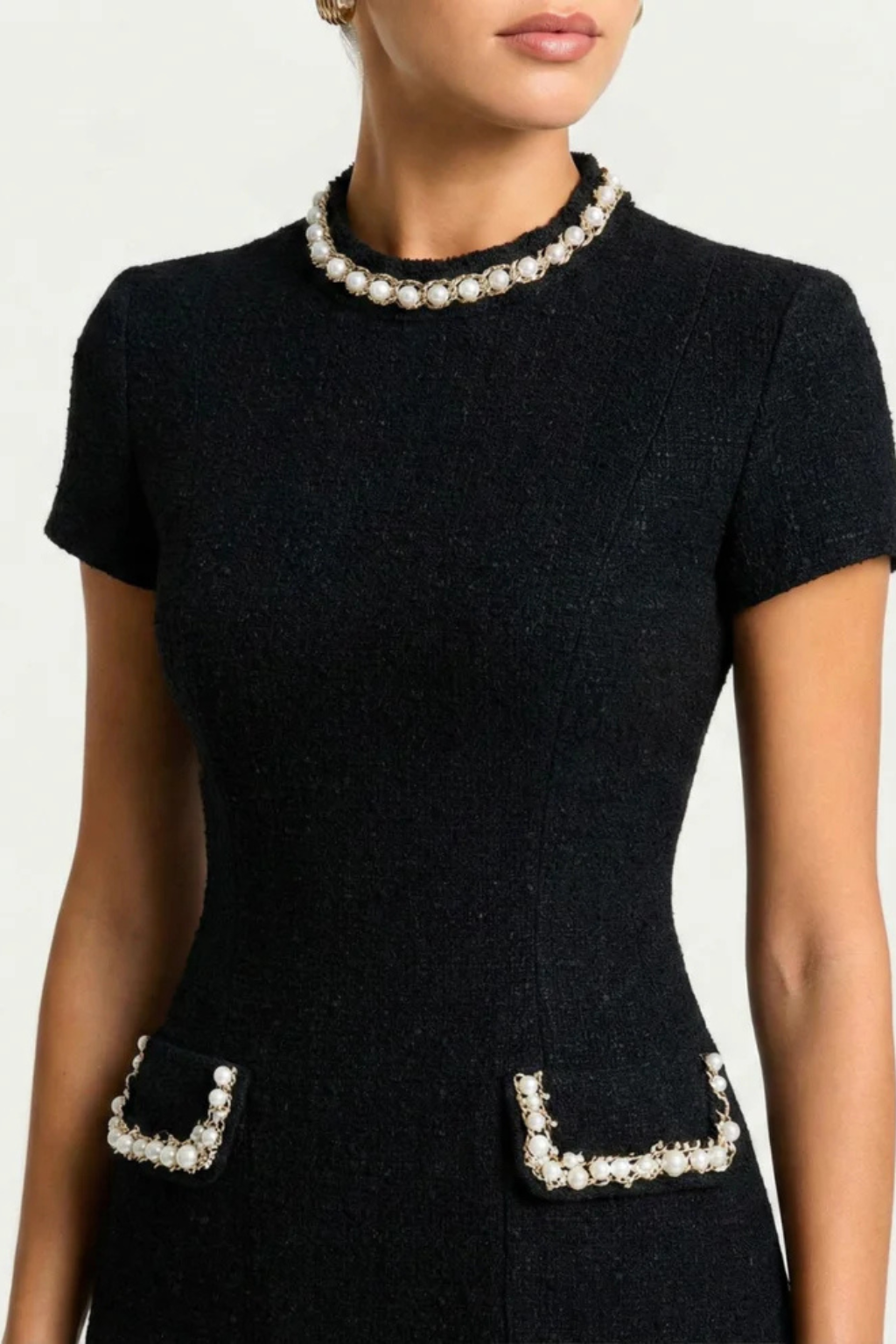 Bronwen | Robe Courte avec Bordure en Perles et Poches