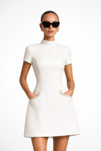 Bronwen | Robe Courte avec Bordure en Perles et Poches